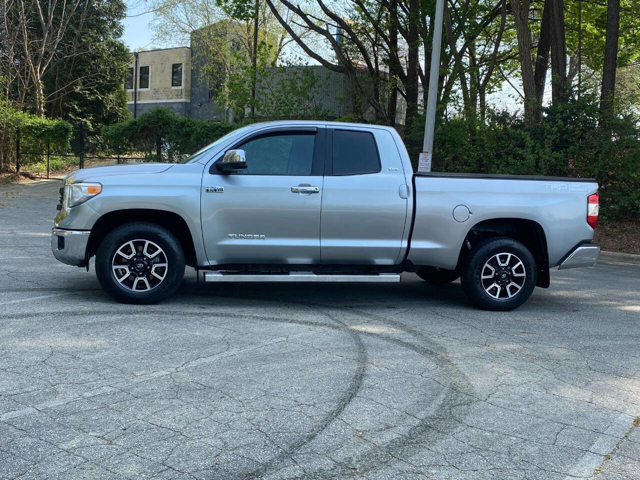 Used 2014 Toyota Tundra SR5 w/ SR5 Upgrade Package image 8
