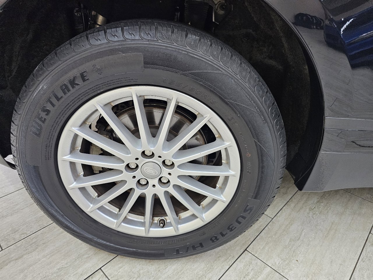 Used 2018 Land Rover Range Rover Velar image 38