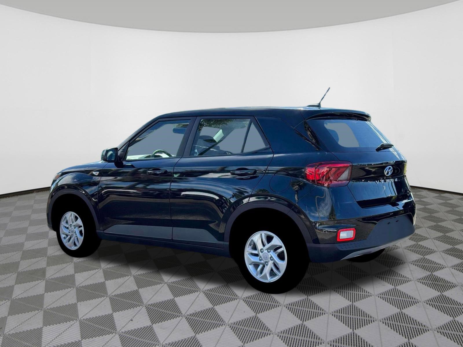 New 2026 Hyundai Venue SE FWD image 4
