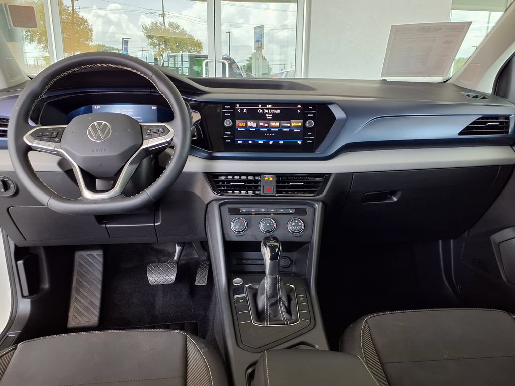 Used 2022 Volkswagen Taos SE FWD image 15