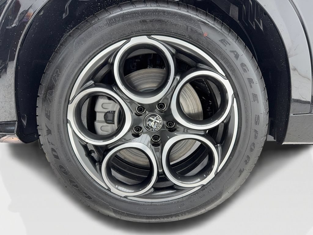 New 2025 Alfa Romeo Tonale w/ Premium Package AWD/4WD image 49
