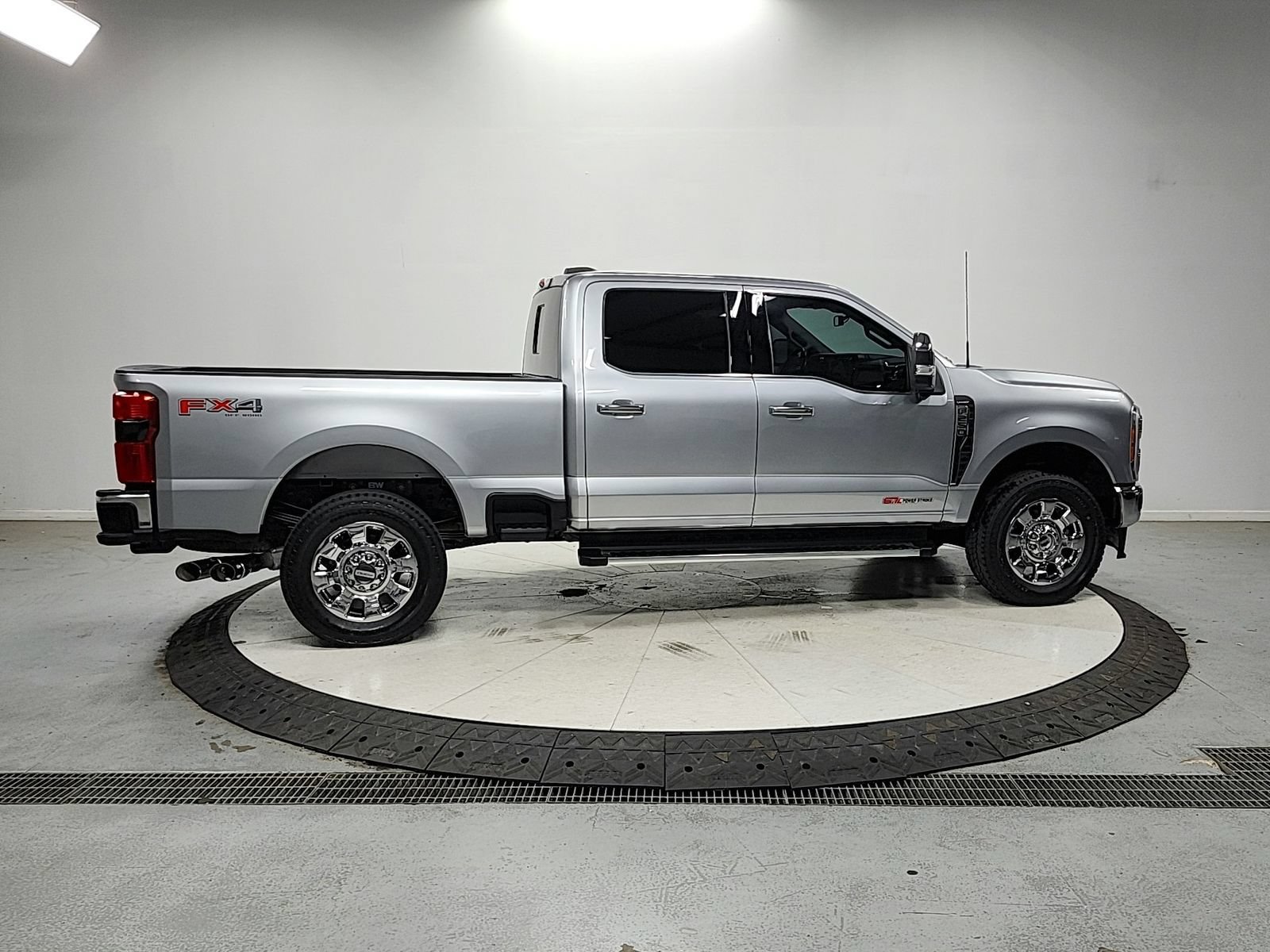 Used 2023 Ford F250 Lariat w/ Chrome Package AWD/4WD image 9