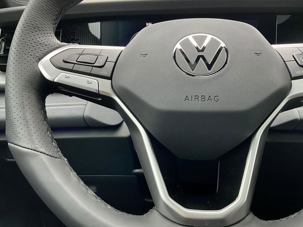 New 2026 Volkswagen Tiguan SE R-Line image 23