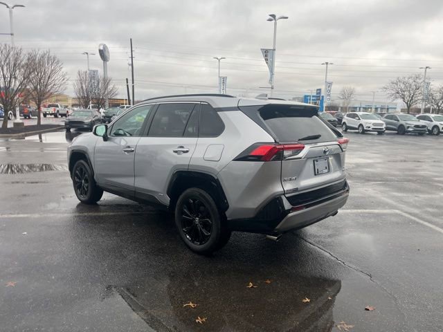Used 2022 Toyota RAV4 SE image 11
