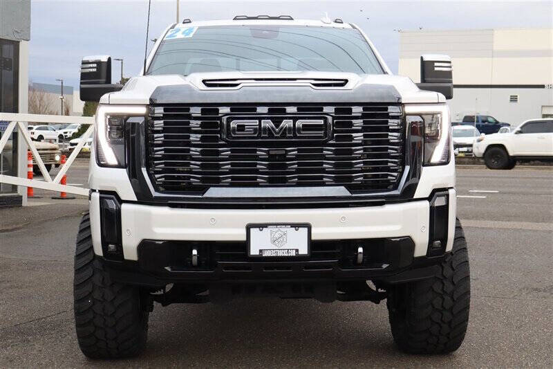 Used 2024 GMC Sierra 3500 Denali Ultimate image 8
