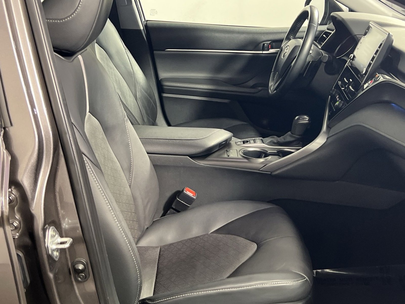 Used 2023 Toyota Camry XSE image 28