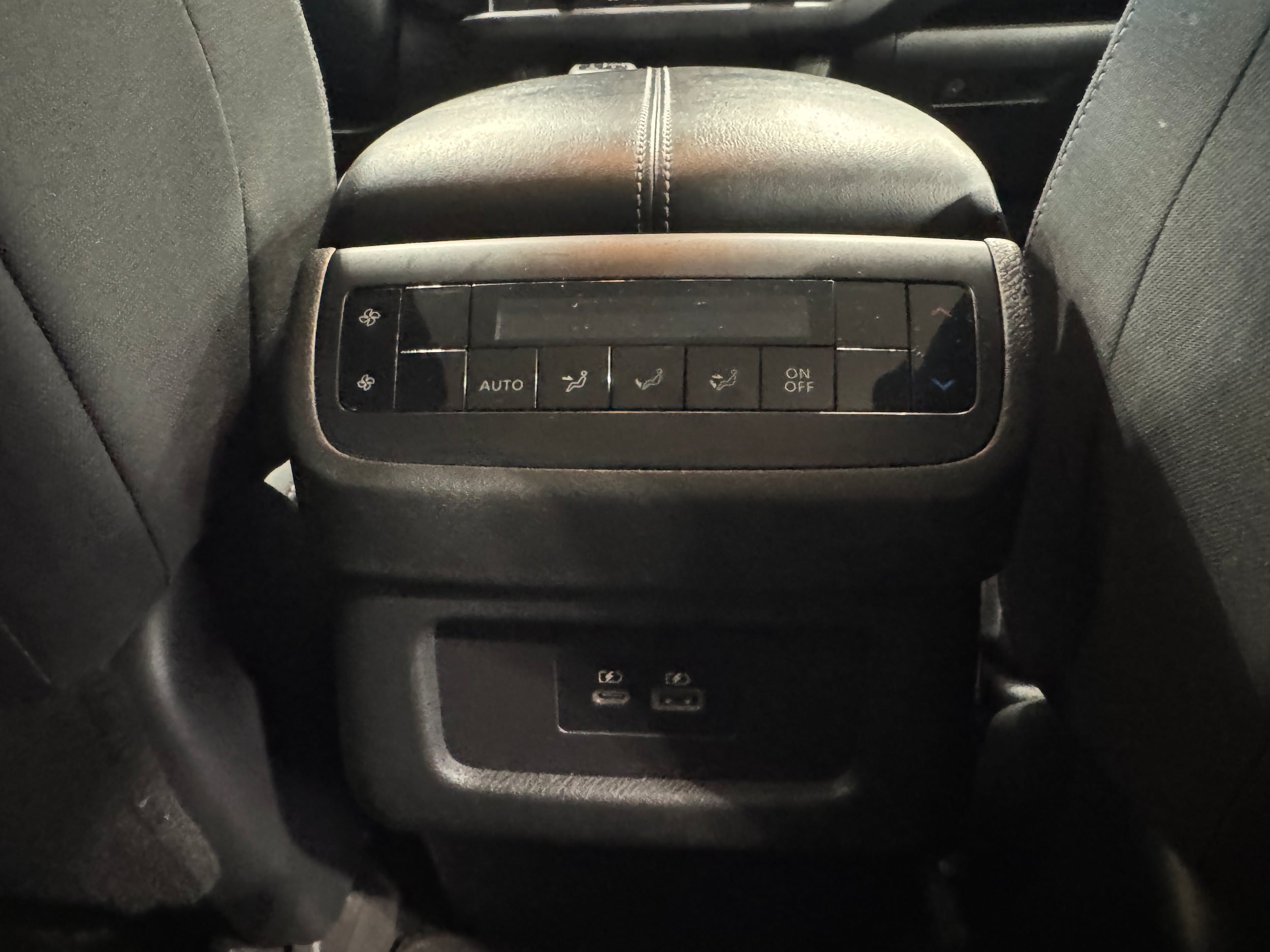 Used 2022 Nissan Pathfinder SV AWD/4WD image 13