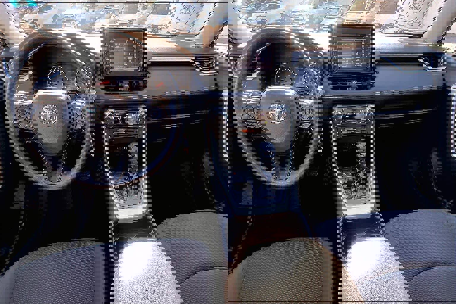 Used 2019 Toyota RAV4 LE w/ Carpet Mat Package image 16