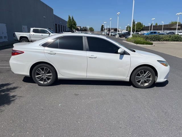 Used 2015 Toyota Camry SE w/ Moonroof Package FWD image 8