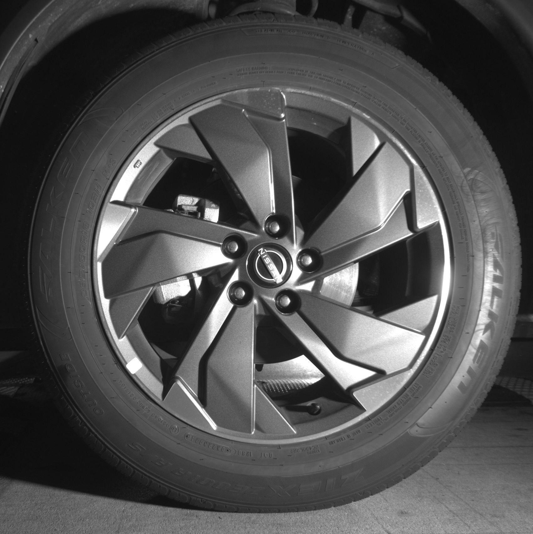 Used 2025 Nissan Rogue SV image 12