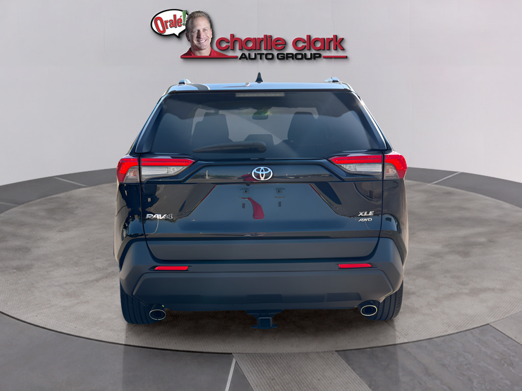 Used 2019 Toyota RAV4 XLE AWD/4WD image 4