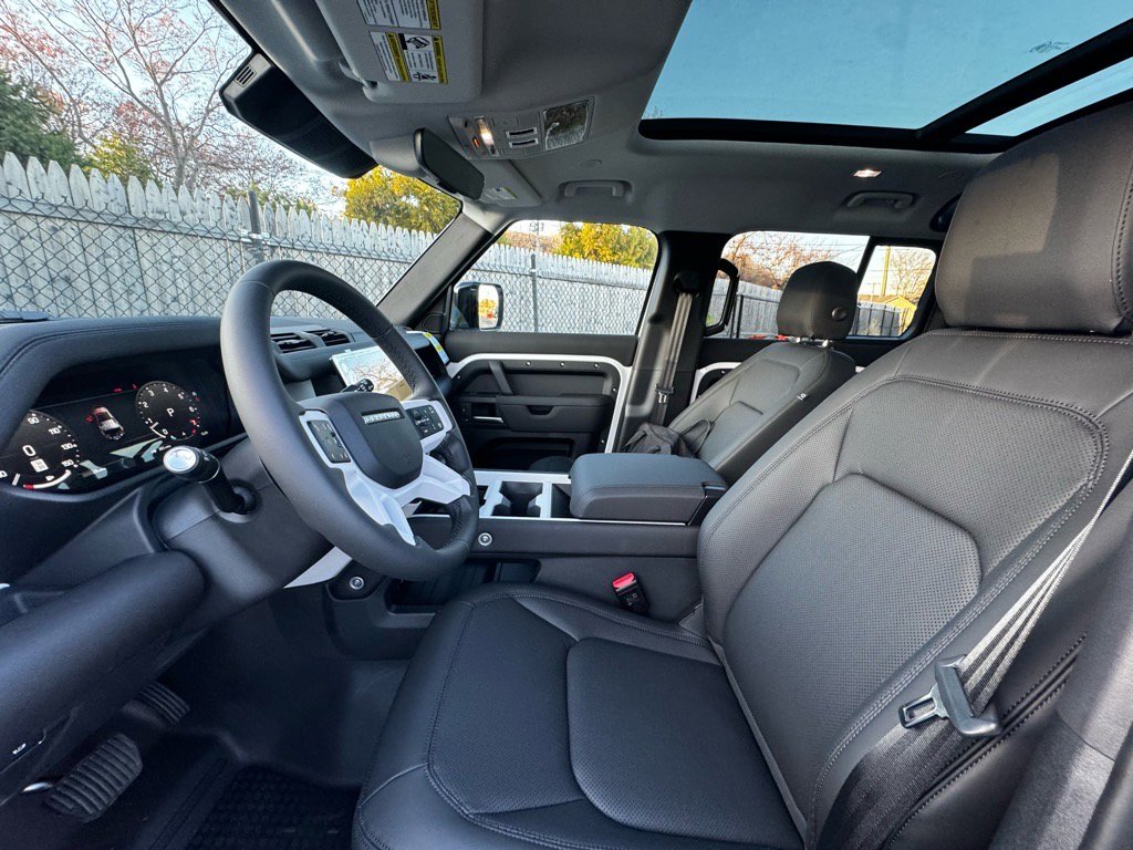 New 2026 Land Rover Defender 110 S image 9
