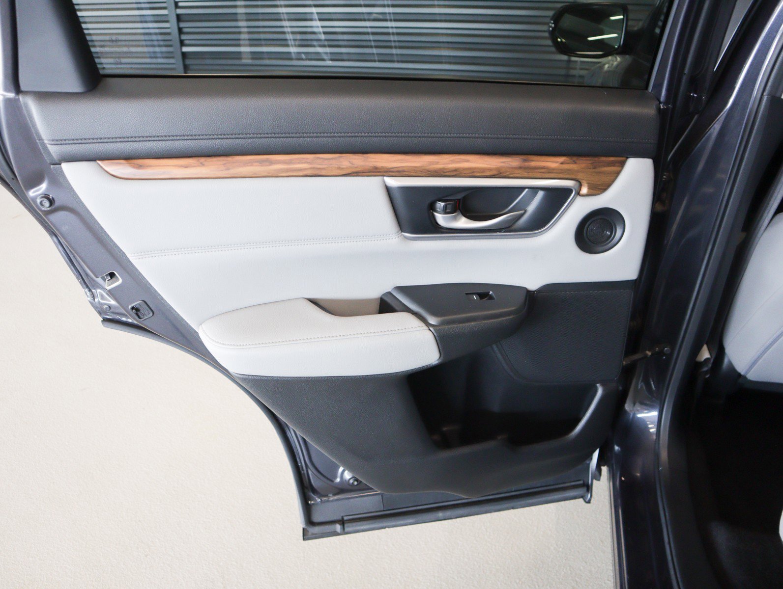 Used 2018 Honda CR-V EX-L image 28