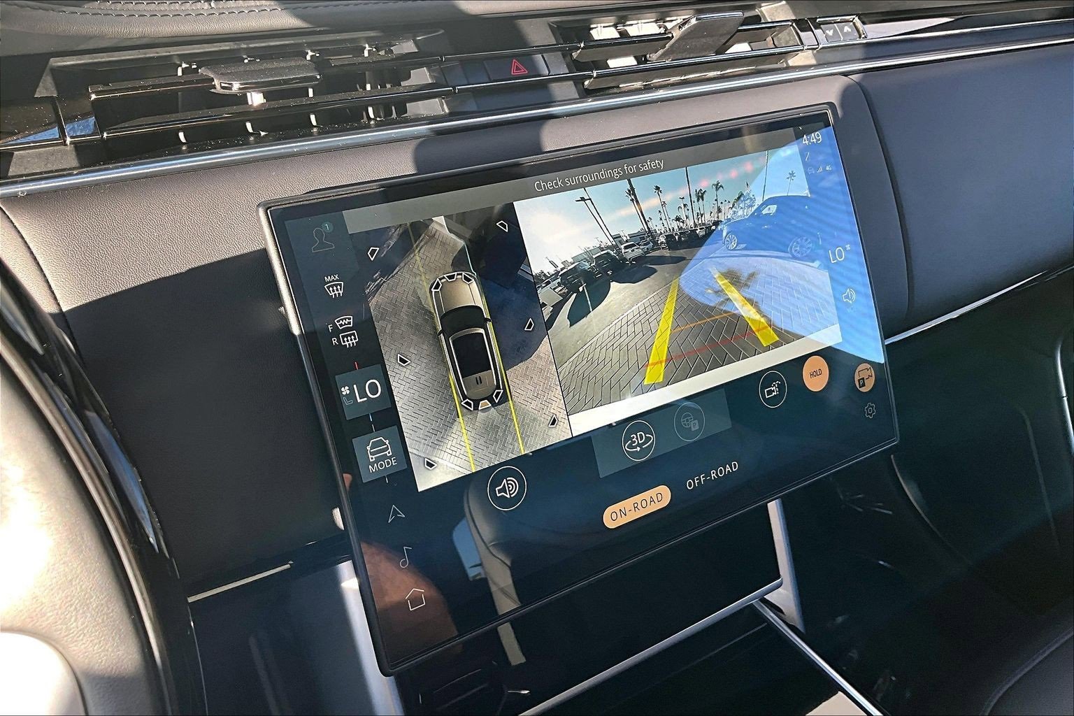 Used 2025 Land Rover Range Rover SE image 20