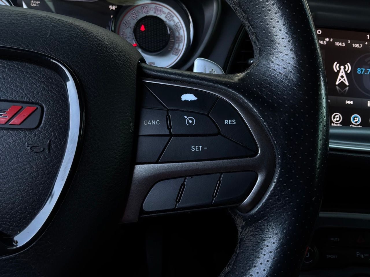 Used 2019 Dodge Challenger R/T w/ Driver Convenience Group RWD image 37