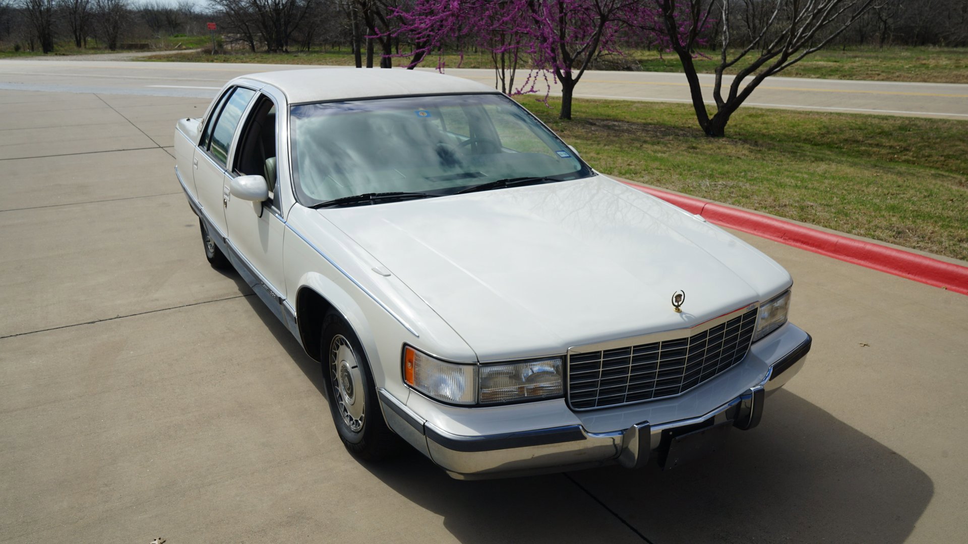 Used 1993 Cadillac Fleetwood Sedan RWD image 20