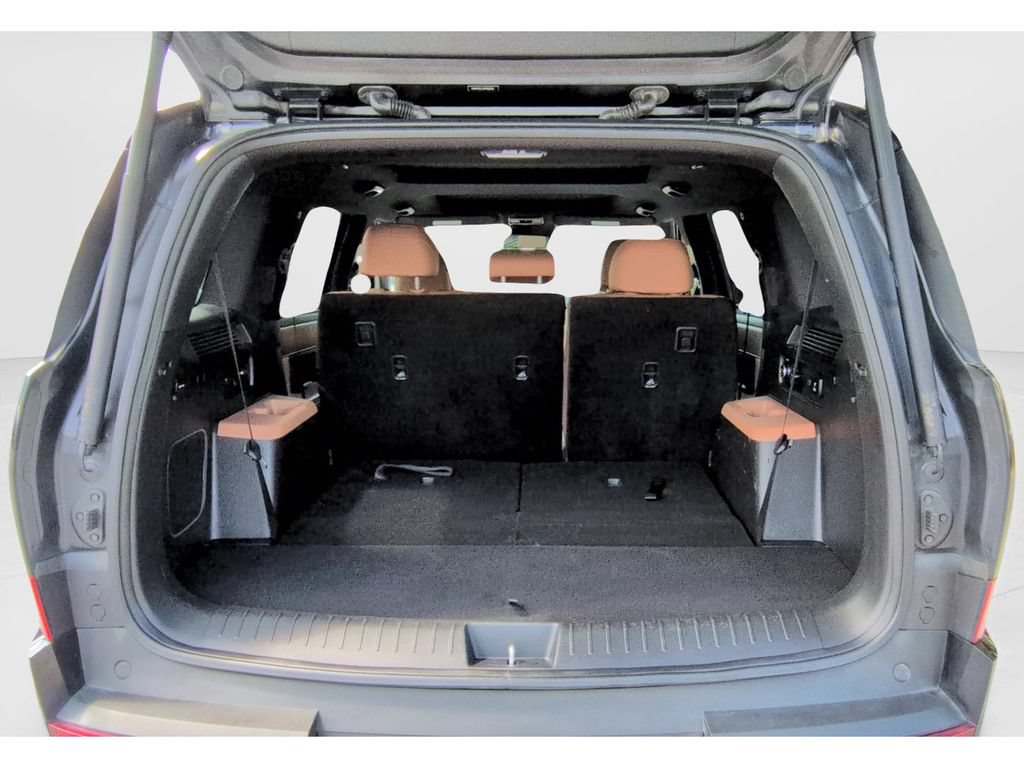 Used 2024 Hyundai Santa Fe Limited FWD image 9
