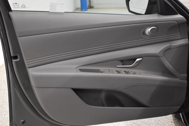 Used 2025 Hyundai Elantra SEL FWD image 20