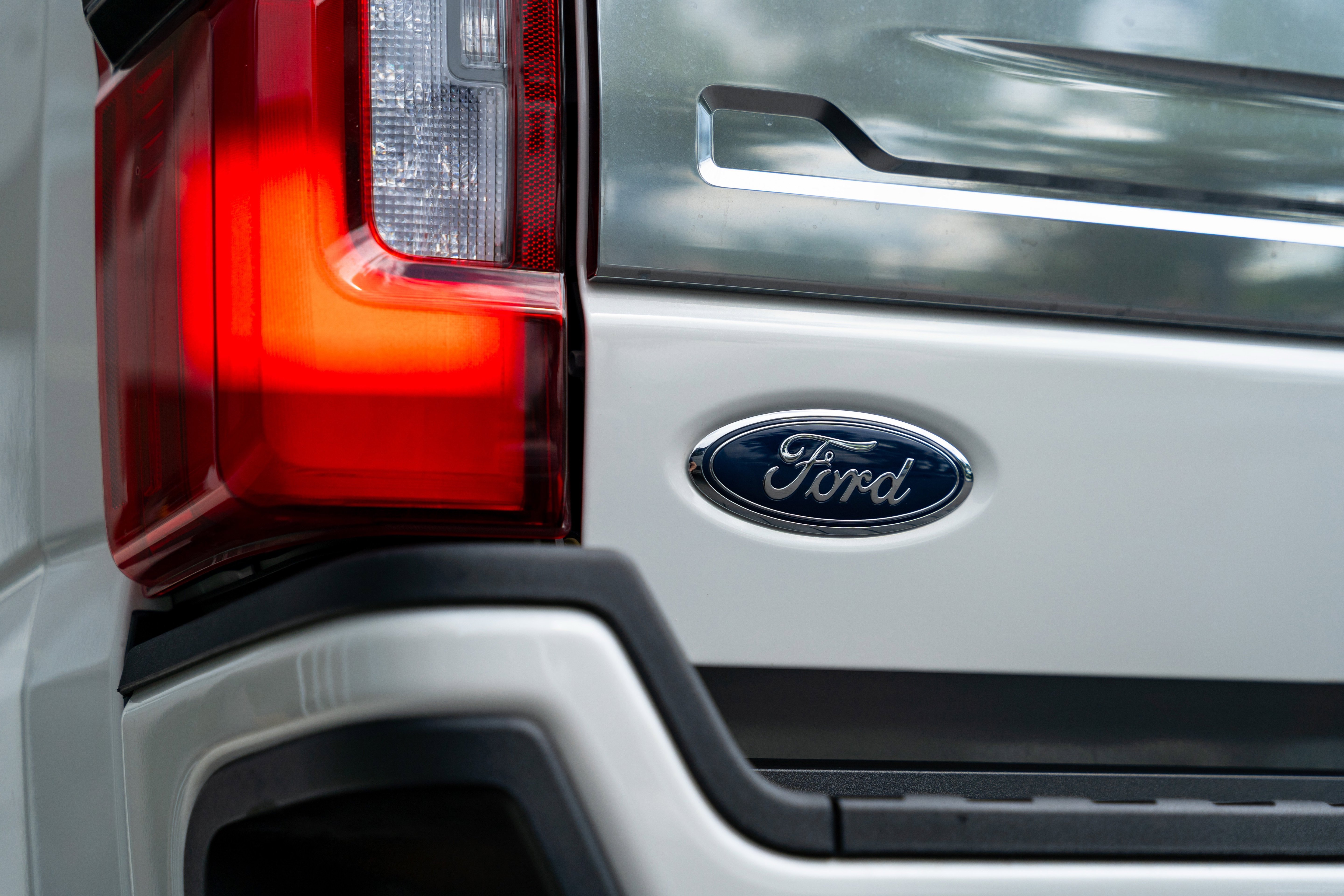 Used 2024 Ford F250 Platinum image 13