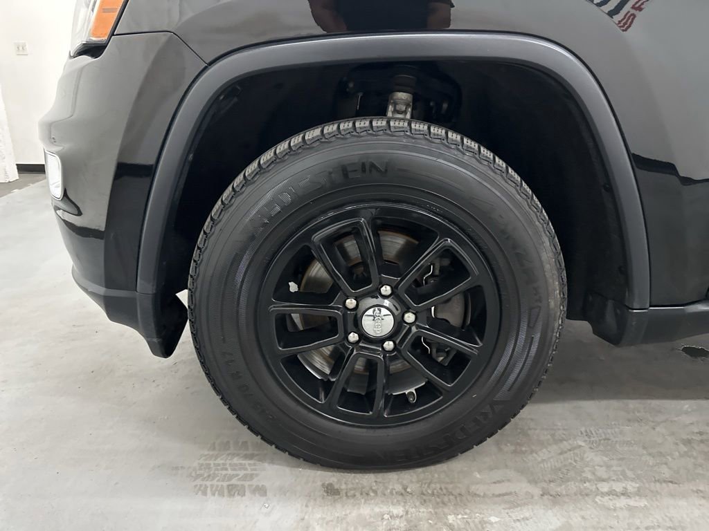 Used 2020 Jeep Grand Cherokee Laredo AWD/4WD image 61