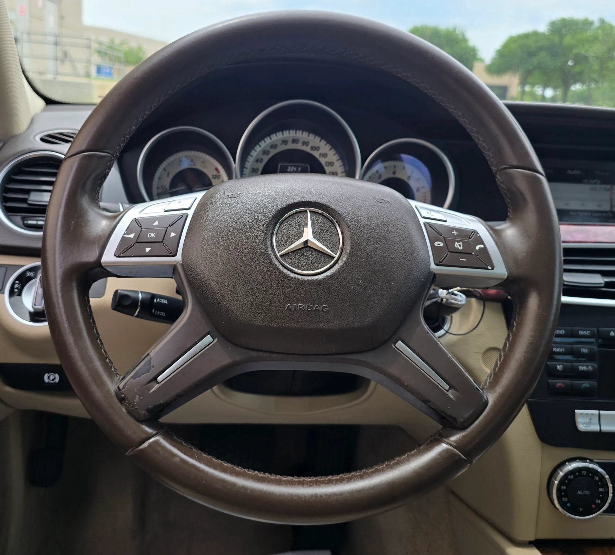 Used 2013 Mercedes-Benz C 250 Sedan image 22