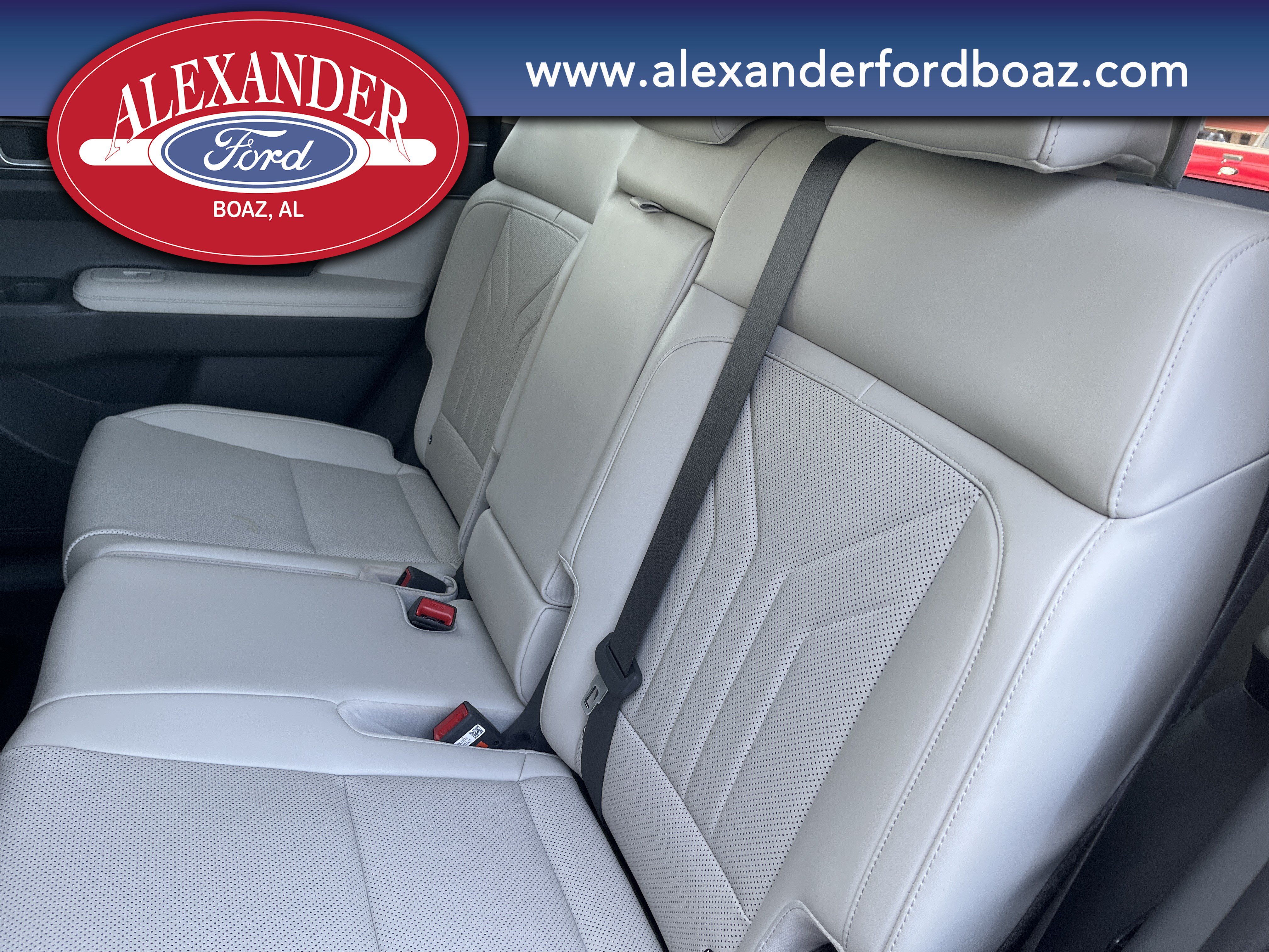 Used 2026 Hyundai Santa Fe SEL FWD image 12