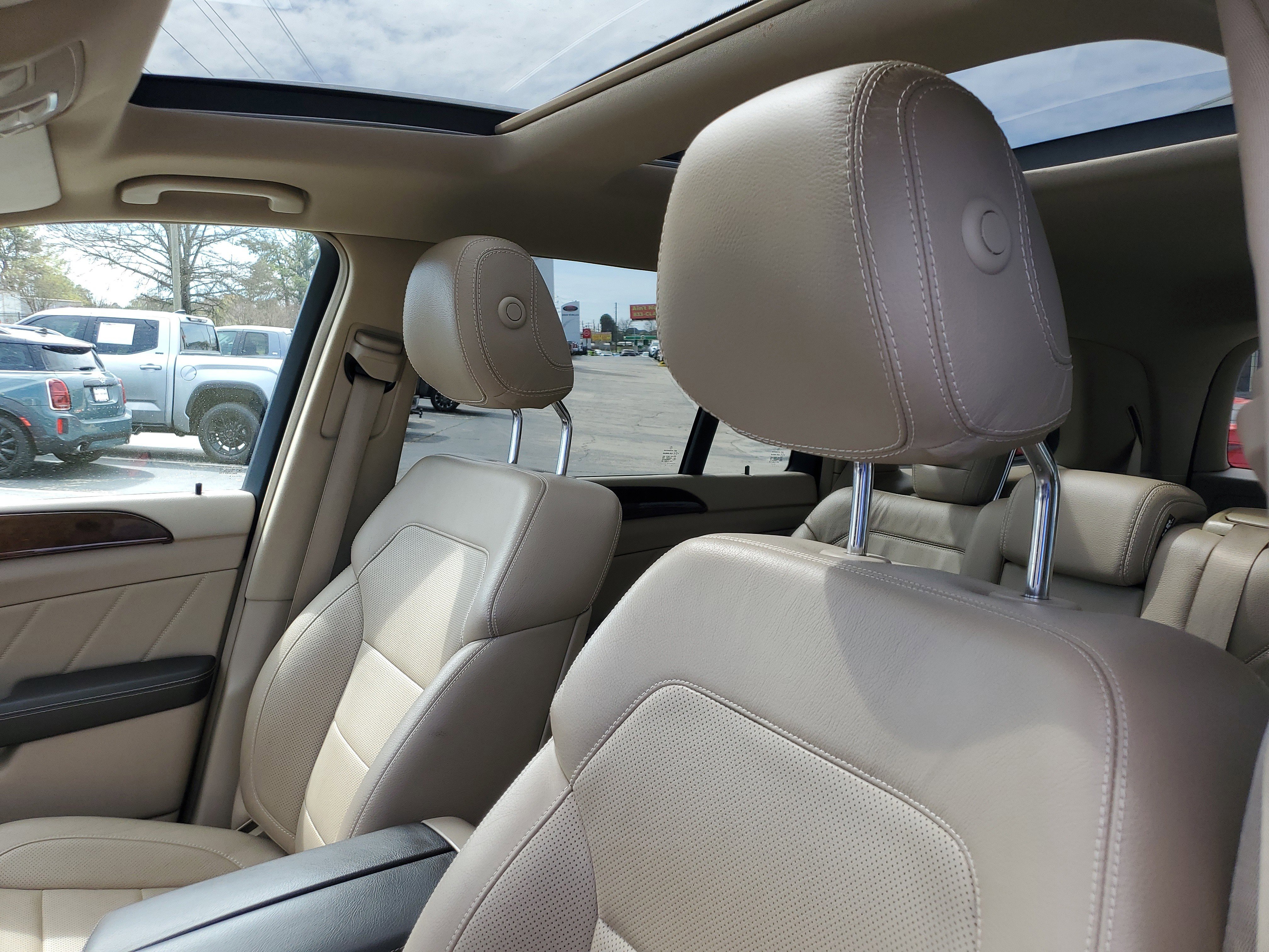 Used 2015 Mercedes-Benz GL 450 4MATIC image 16