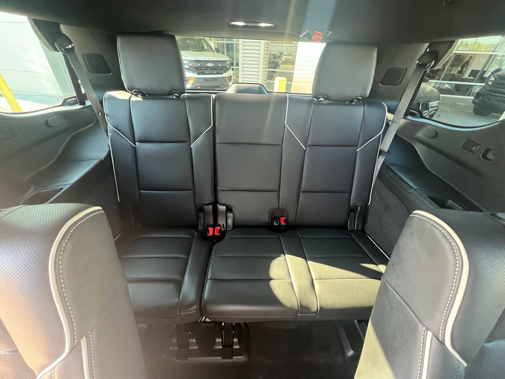 Used 2022 Cadillac Escalade Premium Luxury w/ LPO, Radiant Package RWD image 37