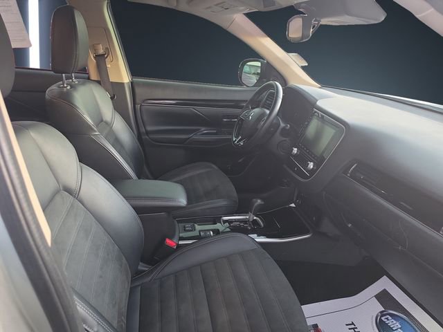 Used 2020 Mitsubishi Outlander SE image 15