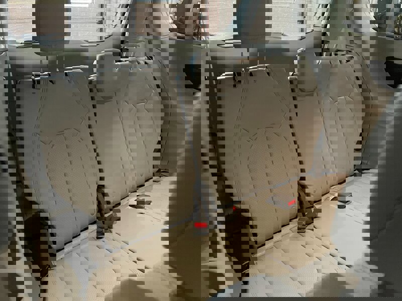 Used 2018 Chrysler Pacifica Touring-L image 19