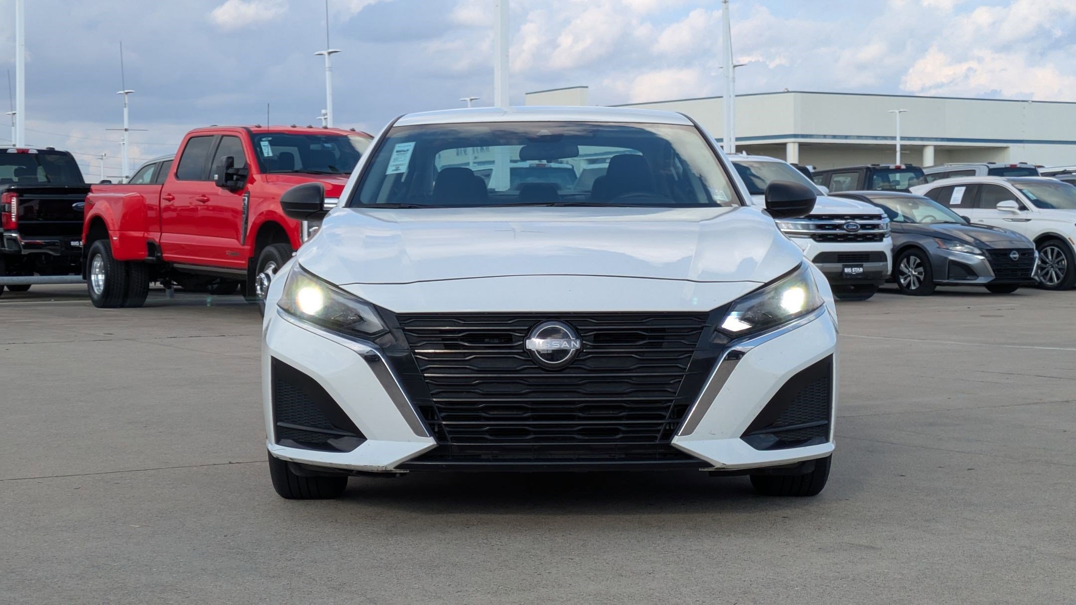 Used 2024 Nissan Altima 2.5 S image 10