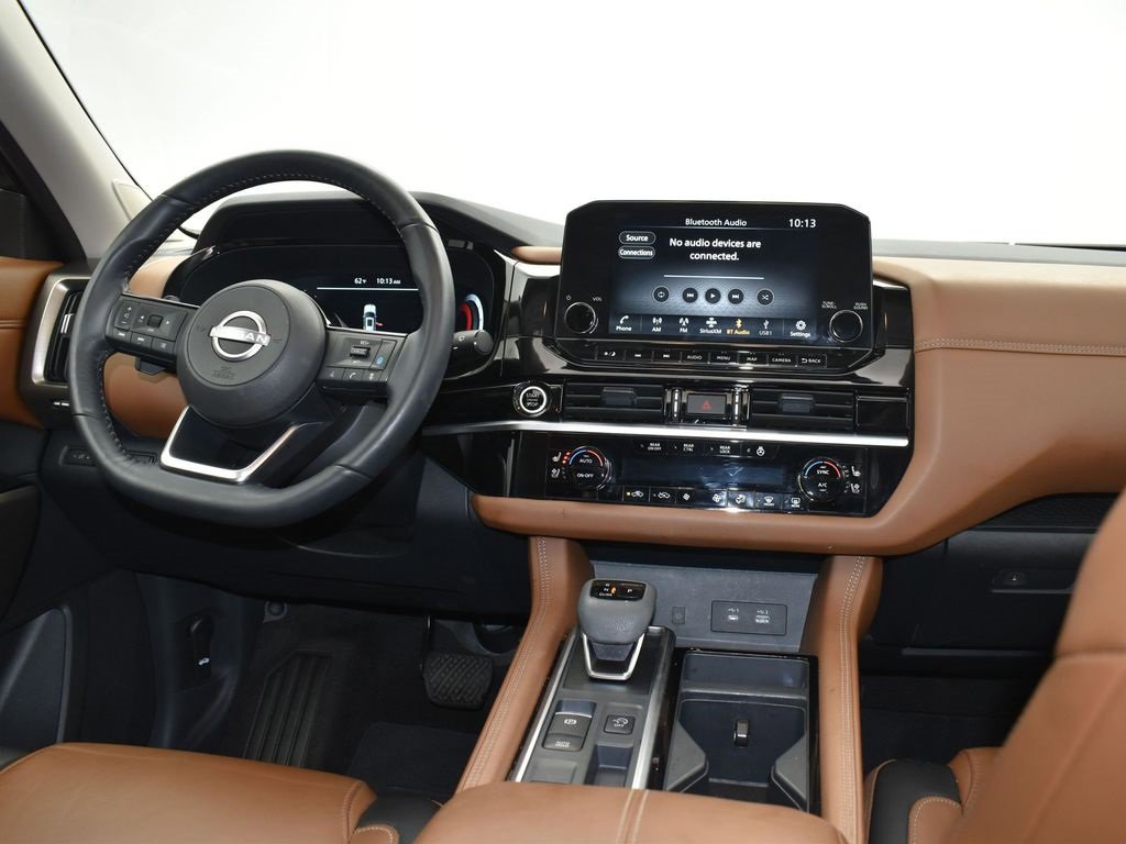 Used 2024 Nissan Pathfinder Platinum w/ Cargo Package image 32