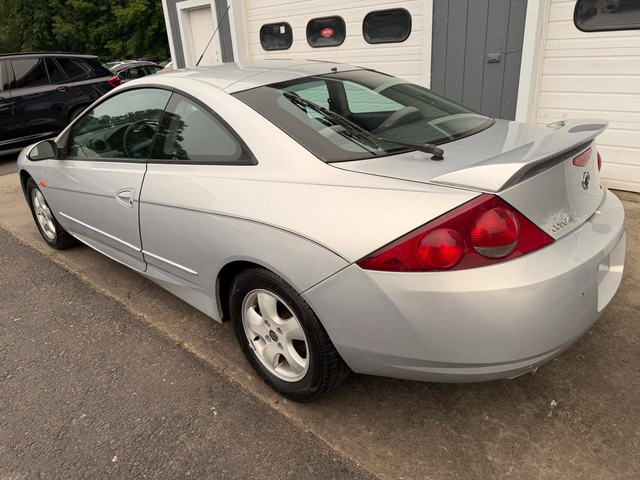 Used 1999 Mercury Cougar V6 FWD image 6