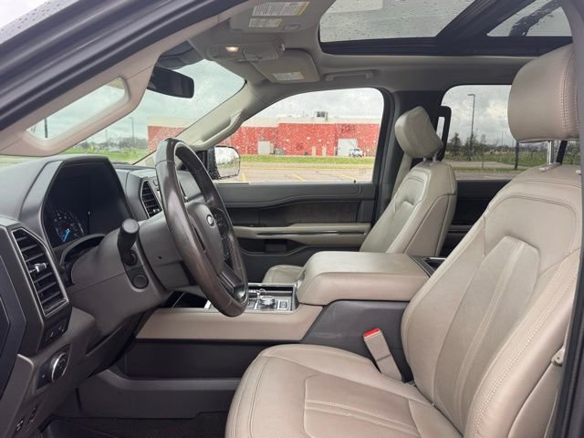 Used 2019 Ford Expedition Limited w/ Equipment Group 302A AWD/4WD image 7