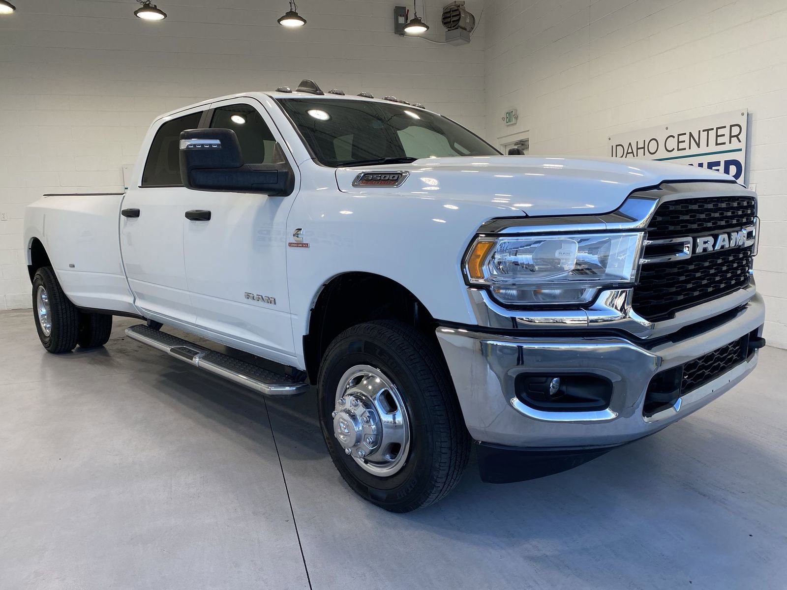 Used 2024 RAM 3500 Big Horn video 2