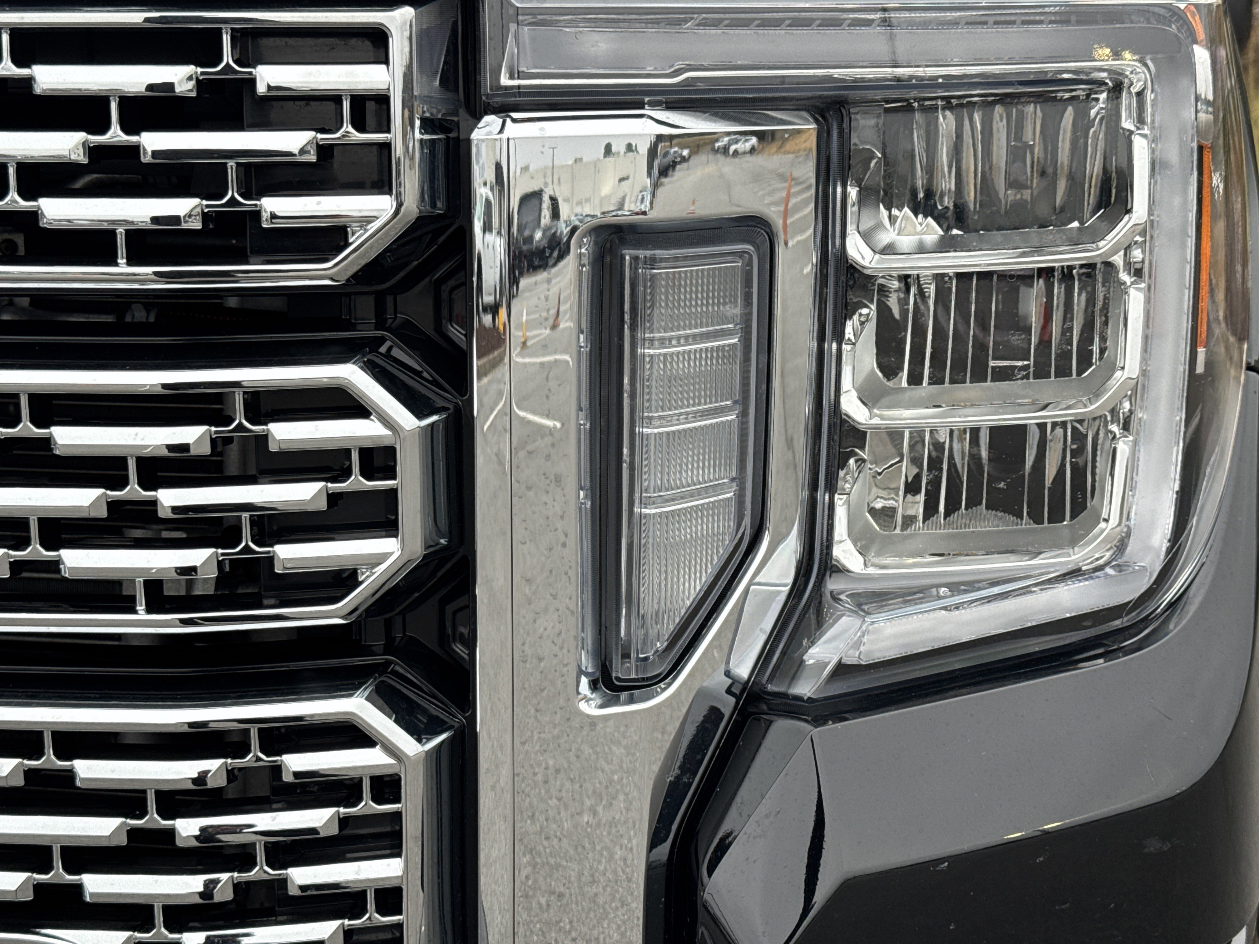 Used 2023 GMC Sierra 3500 Denali w/ Denali Ultimate Package image 6