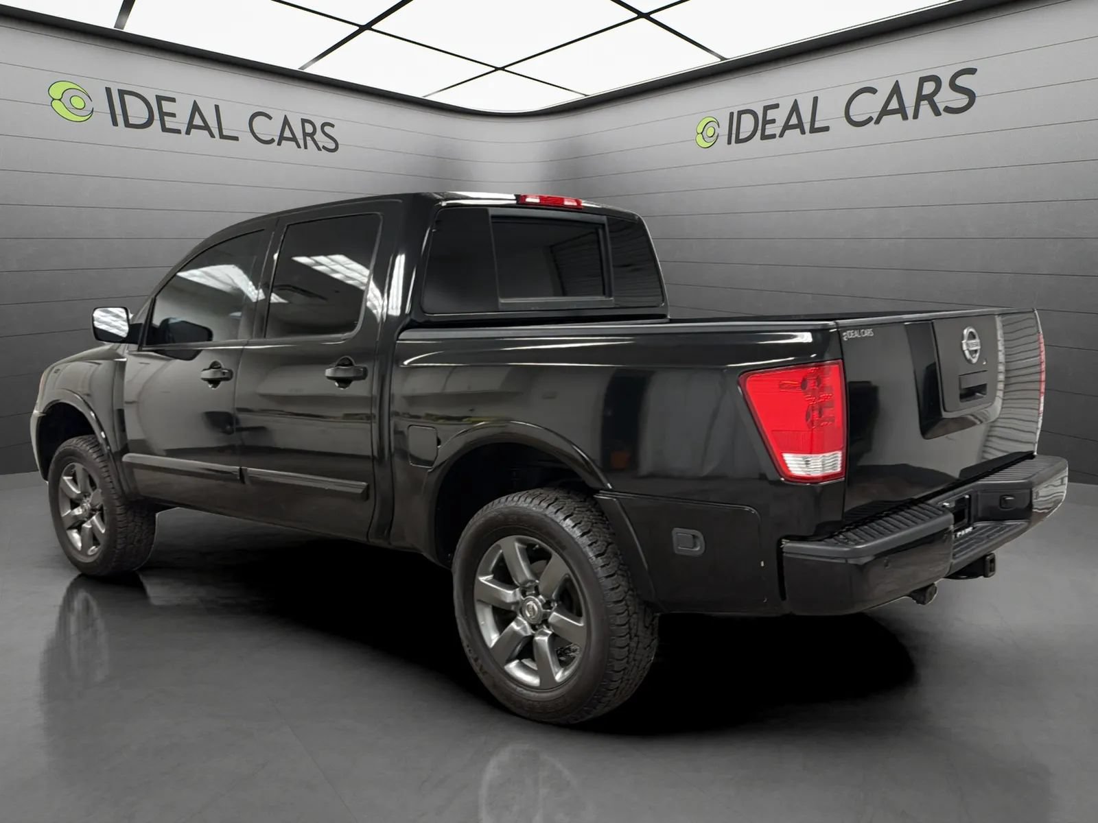 Used 2012 Nissan Titan SV w/ Sport Appearance Pkg AWD/4WD image 6