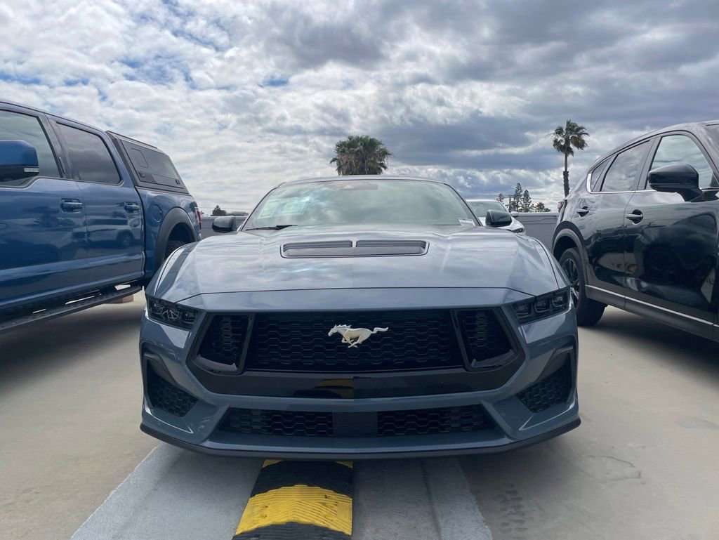 Used 2025 Ford Mustang GT RWD image 6