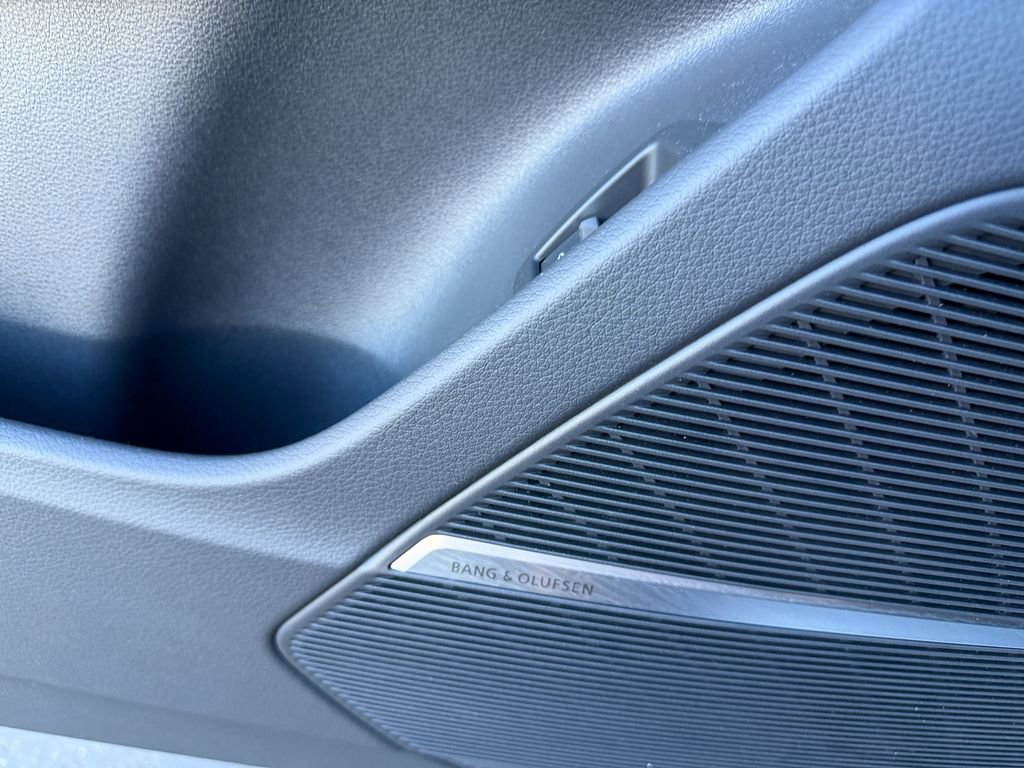 Used 2025 Audi Q8 Premium Plus w/ Premium Plus Package image 17