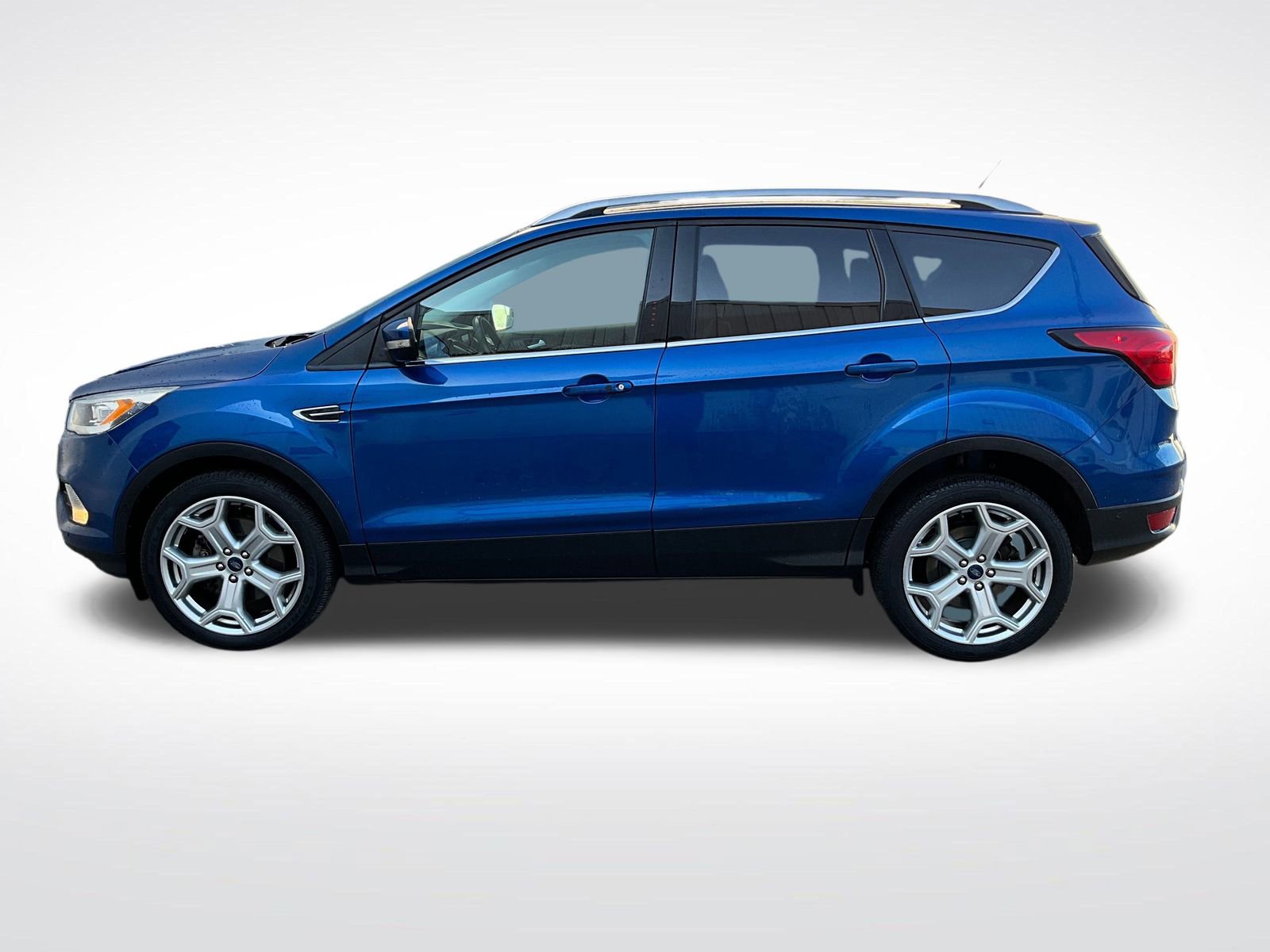 Used 2019 Ford Escape Titanium w/ U9j03 - Titanium Tow Package image 2
