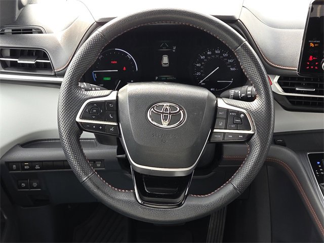 Used 2022 Toyota Sienna XSE image 14