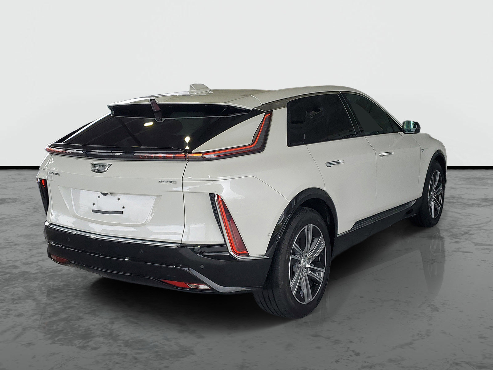 Used 2024 Cadillac Lyriq Luxury image 2