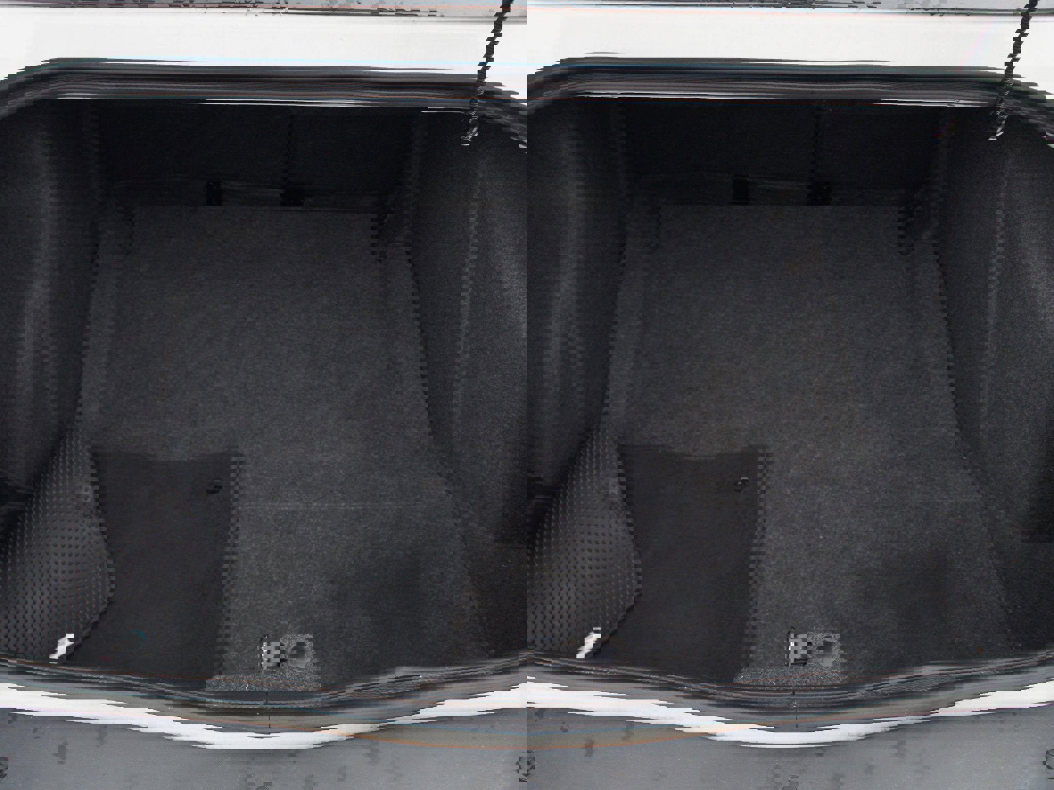 Used 2010 Dodge Challenger R/T image 13