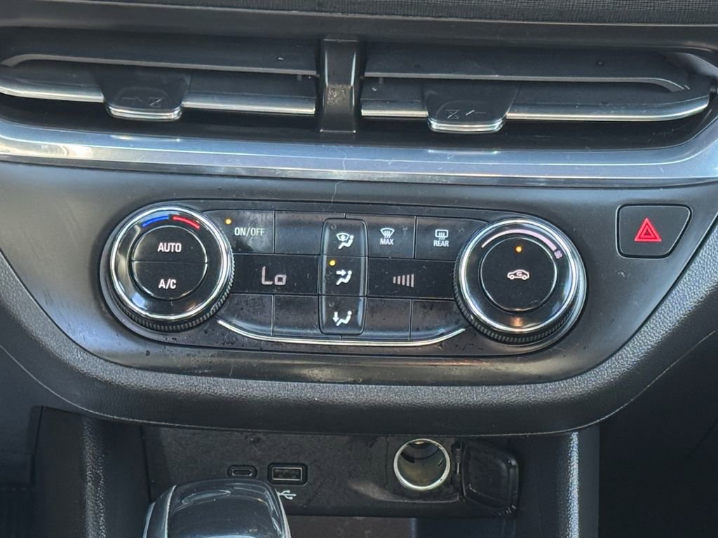 Used 2025 Buick Envista Preferred image 22