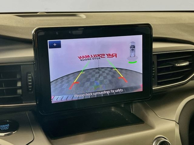 Used 2022 Ford Explorer XLT w/ Equipment Group 202A AWD/4WD image 18