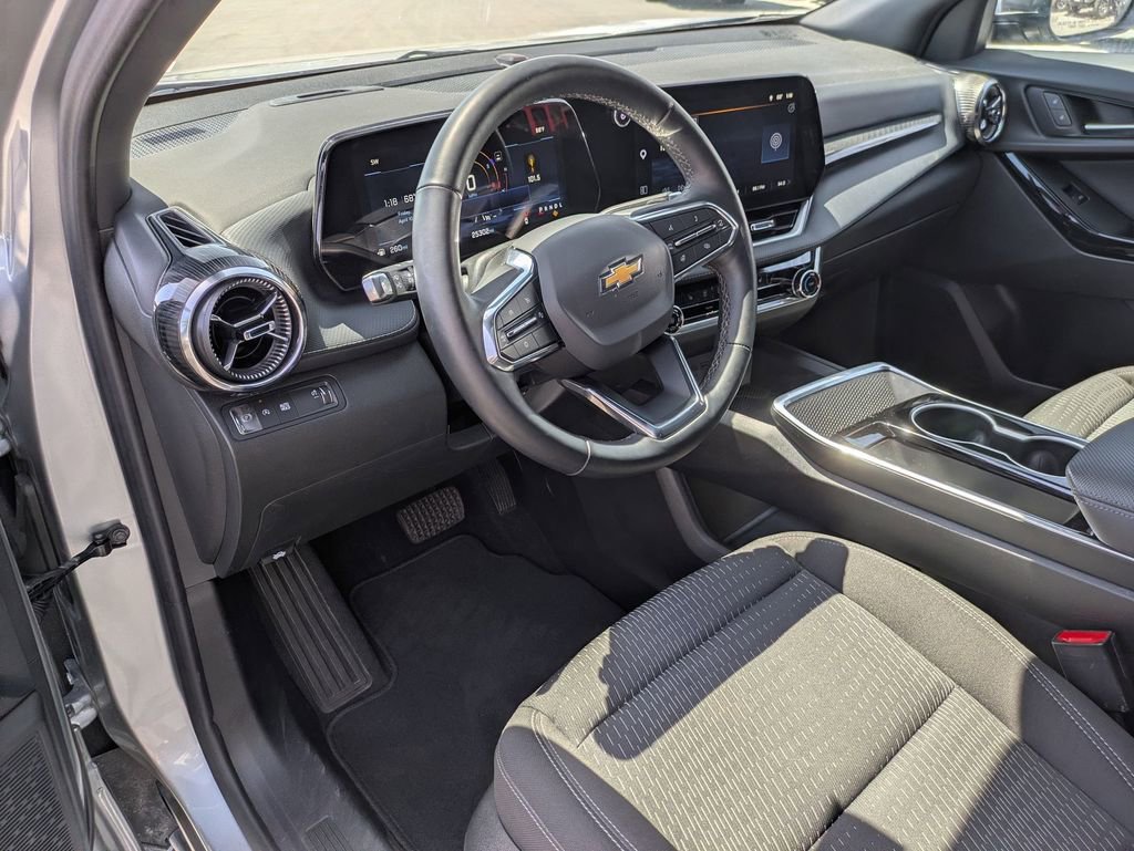 Used 2025 Chevrolet Equinox LT image 17