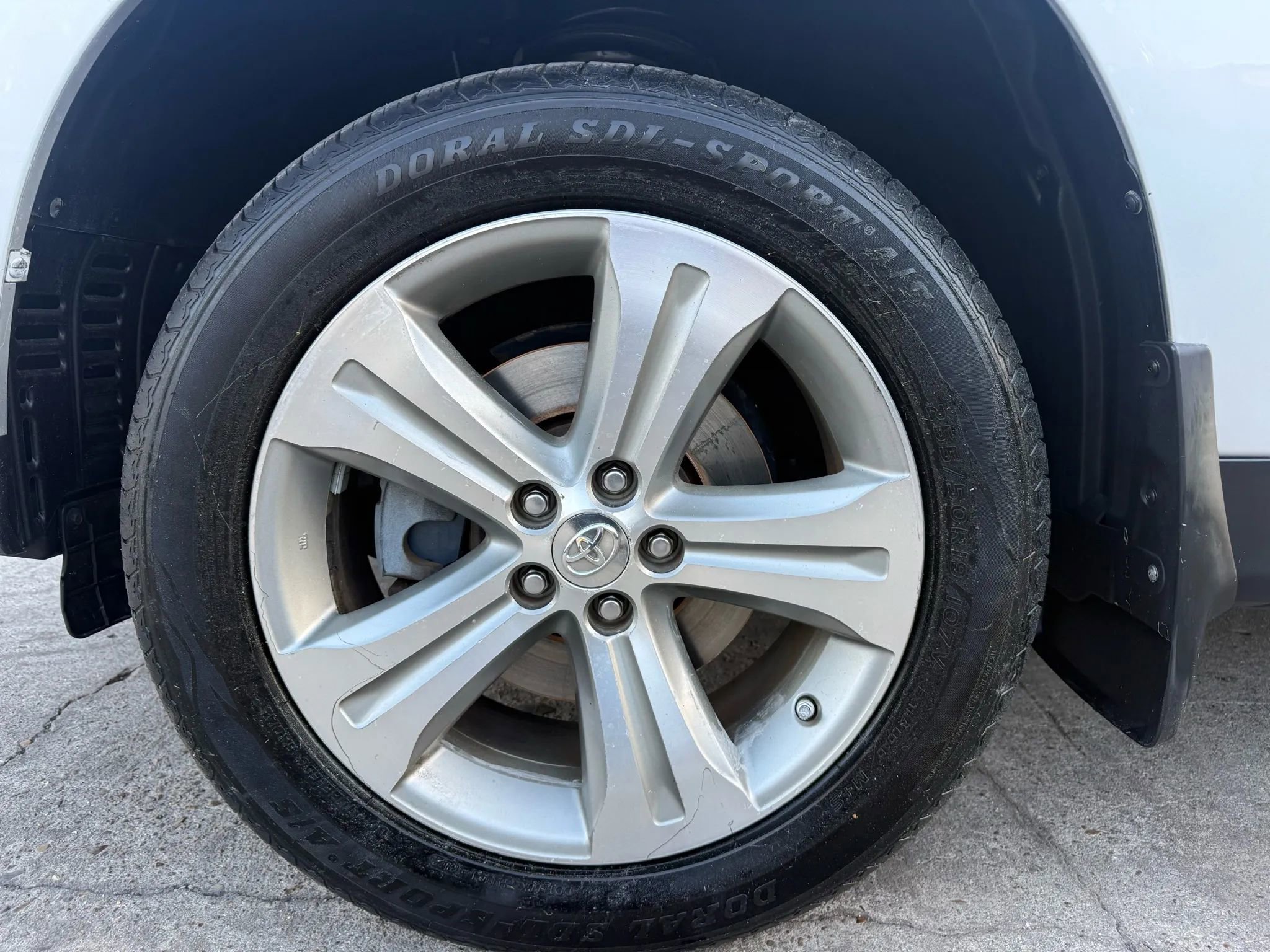 Used 2012 Toyota Highlander Limited w/ Tow Pkg image 24