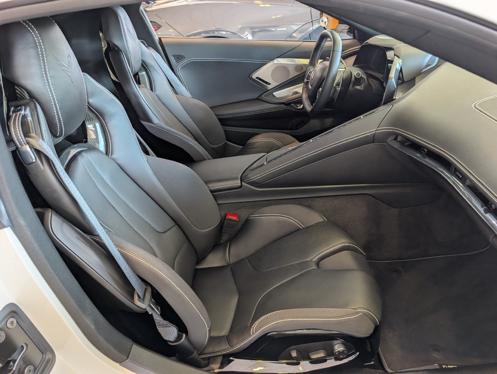 Used 2020 Chevrolet Corvette Stingray Preferred Cpe w/ 2LT Preferred Equipment Group RWD image 10