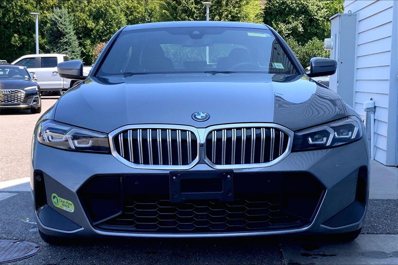Used 2023 BMW 330e xDrive w/ M Sport Package AWD/4WD image 10