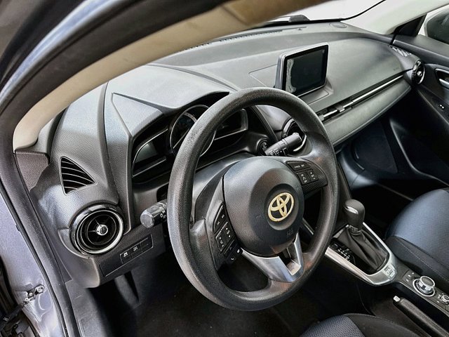 Used 2017 Toyota Yaris iA FWD image 9